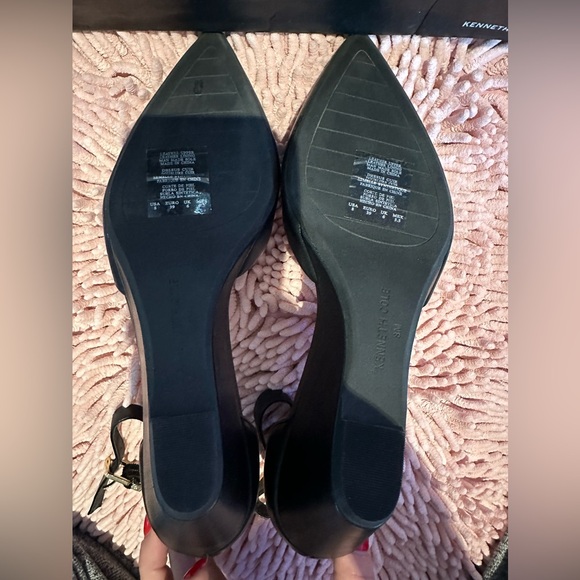 KENNETH COLE Black wedge heal strapped leather dress shoe - Picture 8 of 10